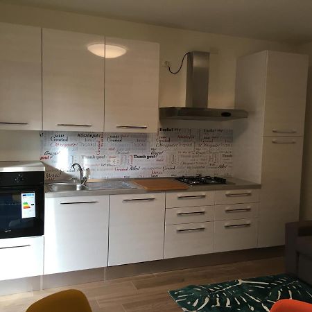 Residenza Elena Lejlighed Rimini Eksteriør billede