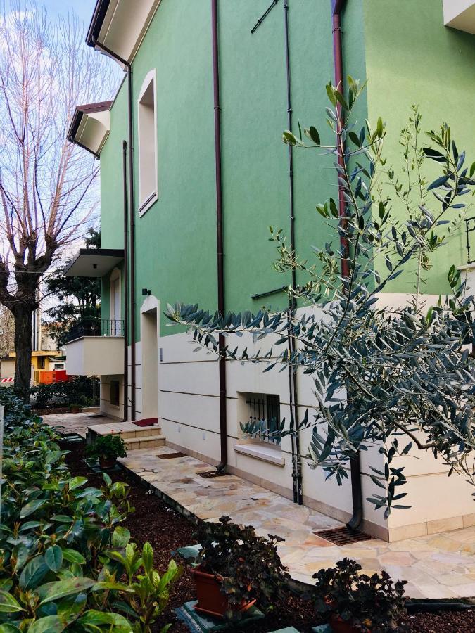 Residenza Elena Lejlighed Rimini Eksteriør billede